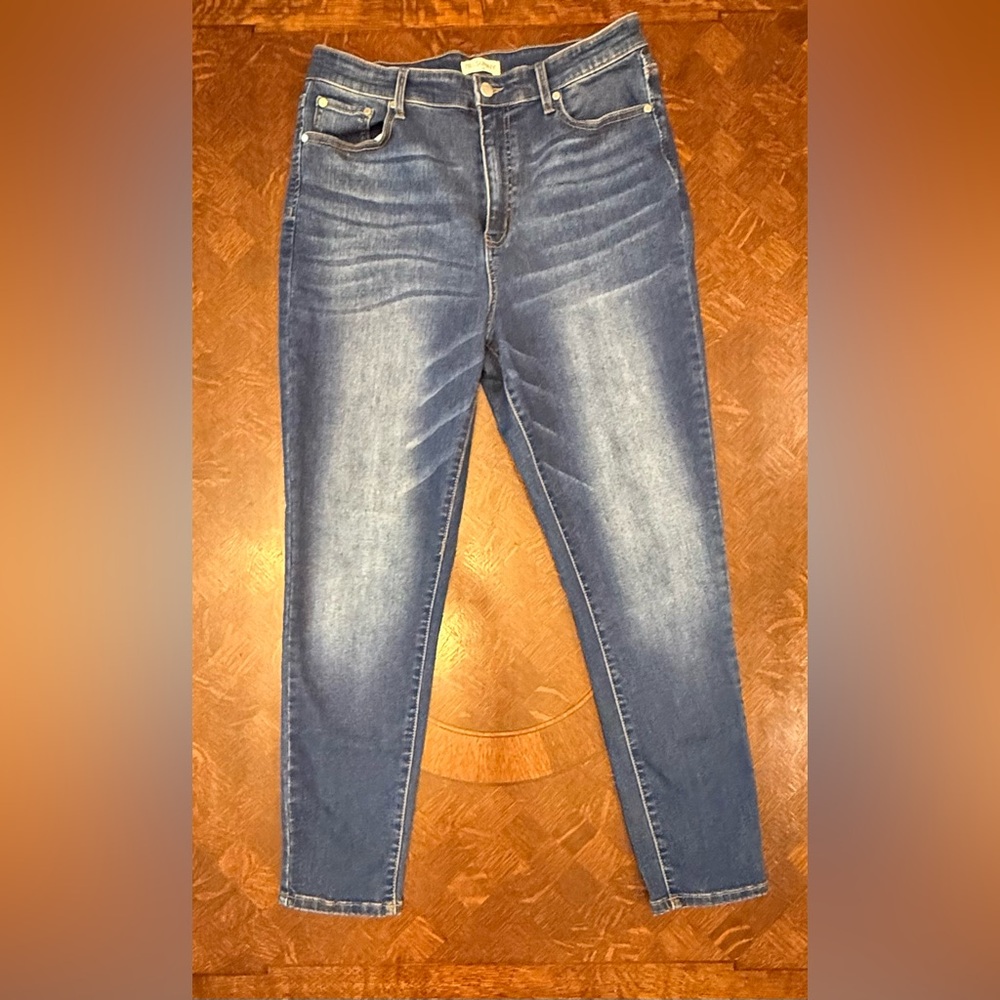 Stylish Blue Skinny Jeans